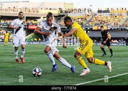 L'Ohio, aux États-Unis. Le 08 mai, 2019. Columbus Crew SC avant Robinho (18) les droits de l'avant avec la balle dans la première moitié du match entre les Los Angeles Galaxy et Columbus Crew Stadium, MAPFRE à SC à Columbus OH. Crédit Photo obligatoire : Dorn Byg/Cal Sport Media. Los Angeles Galaxy 0 - Columbus Crew SC 1 Crédit : Cal Sport Media/Alamy Live News Banque D'Images