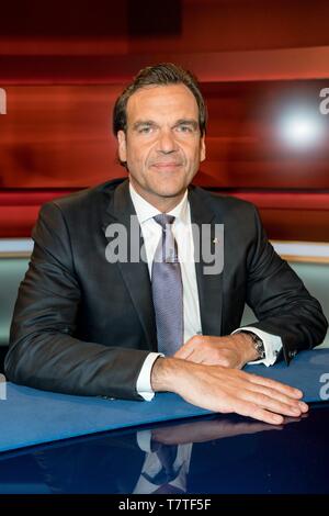 Berlin, Deutschland. 06 mai, 2019. 06.05.2019, Christoph Groner, entrepreneur ainsi que fondateur et président de la gestion de votre entreprise CG groupe dans le studio de télévision à Hart mais juste en studio à Berlin Adlershof. Portrait de l'entreprise de construction. Utilisation dans le monde entier | Credit : dpa/Alamy Live News Banque D'Images