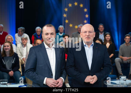 De gauche à droite : Manfred WEBER, CSU, principal candidat du PPE, Frans Timmermans, Franciscus Cornelis Gerardus Maria 'Frans Timmermans'. Principal candidat de la PSE, 'Wahlarena' dans la première avec l'principaux candidats Frans Timmermans (PSE) et Manfred Weber (PPE), WDR, Koeln-Bocklemuend 07.05.2019, dans le monde d'utilisation | Banque D'Images