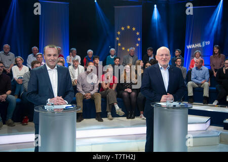 De gauche à droite : Manfred WEBER, CSU, principal candidat du PPE, Frans Timmermans, Franciscus Cornelis Gerardus Maria 'Frans Timmermans'. Principal candidat de la PSE, 'Wahlarena' dans la première avec l'principaux candidats Frans Timmermans (PSE) et Manfred Weber (PPE), WDR, Koeln-Bocklemuend 07.05.2019, dans le monde d'utilisation | Banque D'Images