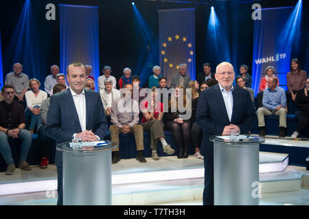 De gauche à droite : Manfred WEBER, CSU, principal candidat du PPE, Frans Timmermans, Franciscus Cornelis Gerardus Maria 'Frans Timmermans'. Principal candidat de la PSE, 'Wahlarena' dans la première avec l'principaux candidats Frans Timmermans (PSE) et Manfred Weber (PPE), WDR, Koeln-Bocklemuend 07.05.2019, dans le monde d'utilisation | Banque D'Images