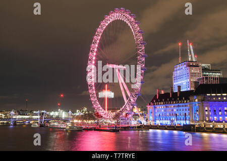 London Eye, la grande roue du millénaire la nuit, Londres, Royaume-Uni. Banque D'Images