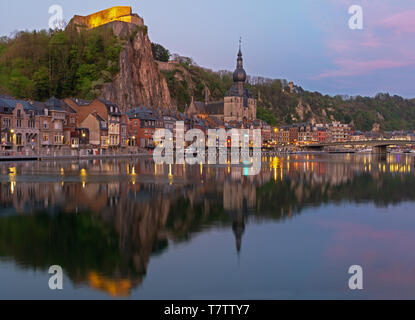 Waterreflection de Dinant, Belgique Banque D'Images