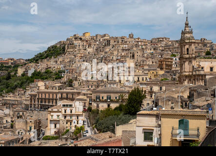 Centre historique avec Duomo di San Giorgio, Modica, Sicile, Italie Banque D'Images