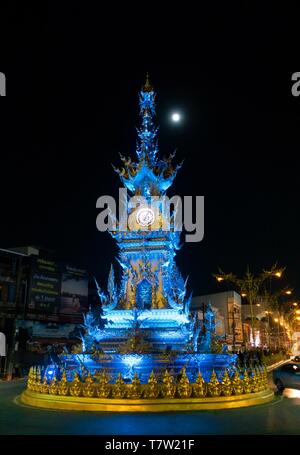 Tour de l'horloge bleu, éclairé, Wiang Muang, Chiang Rai, Thaïlande du Nord, Thaïlande Banque D'Images