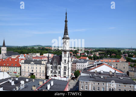 Zabkowice Slaskie, Pologne - Juin 2017 : La Mairie de Zabkowice Slaskie, vue aérienne. La Pologne. Banque D'Images