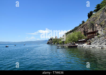 Église de Saint-Jean à Kaneo près de lac d'Ohrid. Ohrid, Macédoine. Banque D'Images