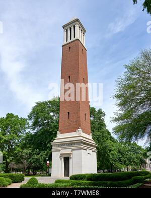 Denny Chimes tower sur le quad à l'Université d'Alabama à Tuscaloosa Alabama, Etats-Unis. Banque D'Images