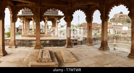 L'Inde, le Madhya Pradesh, Chanderi, Chakla baoli tombs Banque D'Images