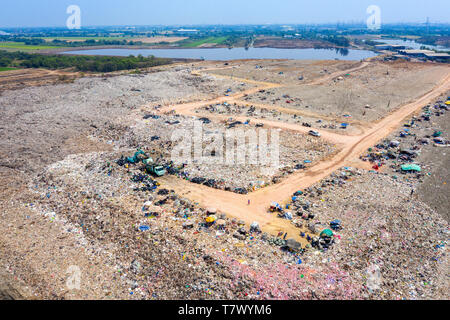 Vue aérienne de vastes décharges. Décharge des déchets. Banque D'Images