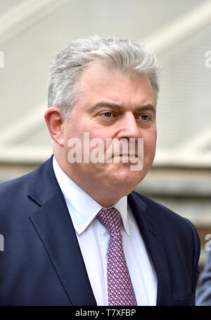 Brandon Lewis MP (Président du Parti conservateur et ministre sans portefeuille) dans la région de Whitehall, 7 mai 2019 Banque D'Images