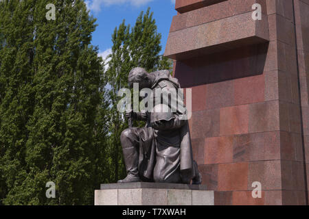 Monument commémoratif de guerre soviétique, mémorial de la guerre et du cimetière militaire à Berlin, parc de Treptow Banque D'Images