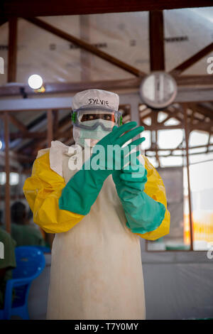 Congo, République démocratique du Congo : Centre de traitement de l'Ebola (ETC) à Butembo. Les médecins et les travailleurs de la santé dans le centre de traitement de l'Ebola dirigé par th Banque D'Images