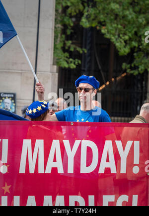 Brexit manifestants devant Westminster, London, UK. Banque D'Images