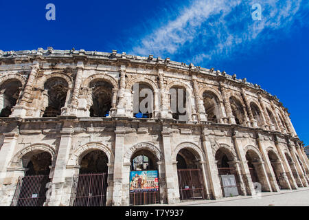 NIMES, FRANCE - Le 29 avril 2019 : Arènes de Nîmes, l'amphithéâtre romain de Nîmes, France. Arena a été construite autour de l'an 70, et rénové en 1863 pour servir comme Banque D'Images