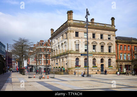 Danske Bank Building dans le Guildhall Square de Londonderry Banque D'Images