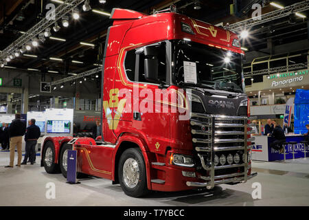 Helsinki, Finlande. 09 mai, 2019. Scania P650 A6X4NB V8 50 ans anniversaire affiché sur camion Scania sur Transport-Logistics stand 2019, le plus grand événement de l'industrie de la logistique et du transport dans les pays nordiques, qui a eu lieu 09-11 Mai 2019 à Helsinki, Finlande. Credit : Taina Sohlman/agefotostock Banque D'Images