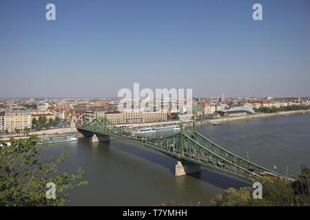 Budapest Hongrie 224 2019 ; pont de la liberté vu de la colline Gellert. Angle de vue élevé. Banque D'Images