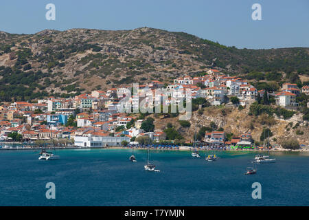 Lesbos est une petite ville et une ancienne commune sur l'île de Samos, au nord de la mer Égée, Grèce. Banque D'Images