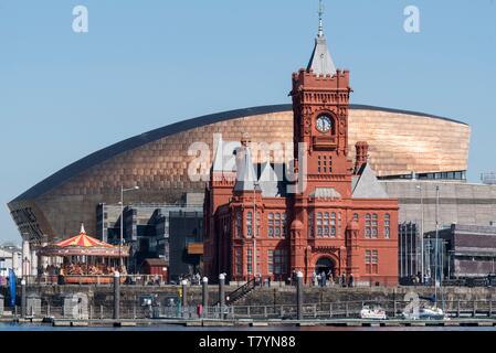 Royaume-uni, Pays de Galles du Sud, Glamorgan, Cardiff, Cardiff Bay, Mermaid Quay, Pierhead, Millennium Centre Banque D'Images