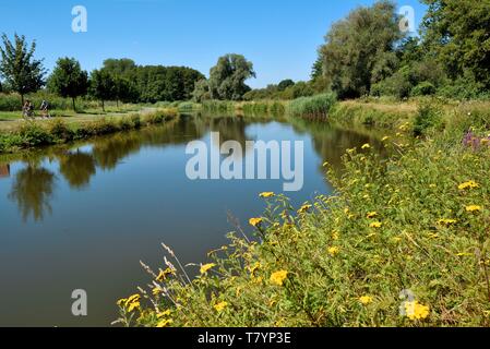 La France, Territoire de Belfort, Montreux-Chateau, du canal, piste cyclable, Euroveloroute Banque D'Images