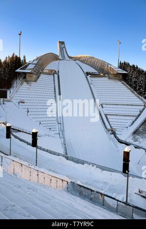 La Norvège, Oslo, district de Holmenkollen, le Holmenkollbakken le saut à ski hill qui abrite le musée du ski Banque D'Images