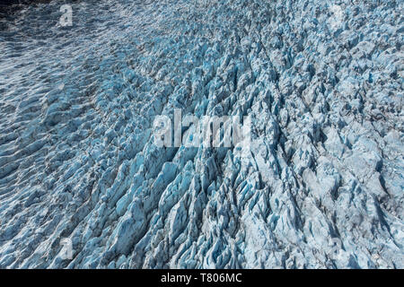 Sur le glacier crevassé Banque D'Images