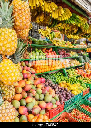 La section des fruits de Paloquemao marché, Bogota, Colombie, Amérique du Sud Banque D'Images