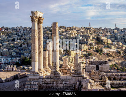 Ruines du temple d'Hercule, La Citadelle d'Amman, Amman, Jordanie, le Gouvernorat de Moyen-orient Banque D'Images