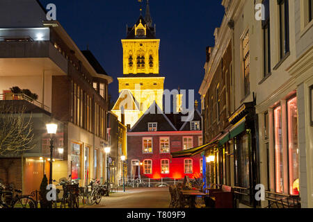 La tour de l'hôtel de ville (Stadhuis Delft) et façades de l'âge d'or hollandais à Delft, Hollande méridionale, Pays-Bas, Europe Banque D'Images