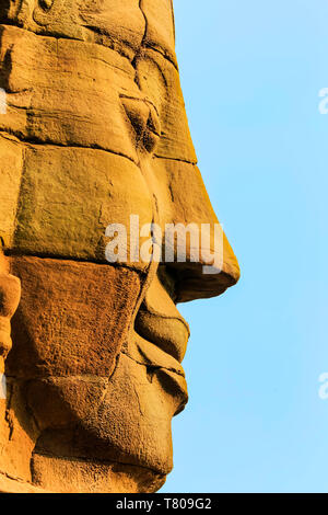 L'un des 216 visages souriants au 12ème siècle en grès du Bayon, Le Roi Jayavarman VII's last temple à Angkor Thom, Angkor, l'UNESCO, Siem Reap, Cambodge, Asie Banque D'Images