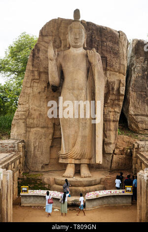 Statue de Bouddha, Avukana Wayamba Palata, Sri Lanka, Asie Banque D'Images