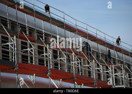 Berlin, Allemagne. Le 08 mai, 2019. Les travailleurs de la construction travaillent sur un chantier de construction. Crédit : Sven Braun/dpa/Alamy Live News Banque D'Images