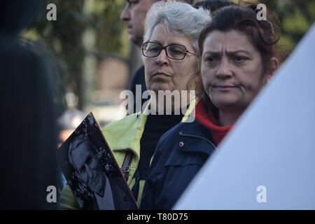 Athènes, Grèce. 9 mai, 2019. Les participants sont considérés en prenant part au cours de la célébration du 74e anniversaire de la Victoire sur la Seconde Guerre mondiale sur l'Allemagne nazie par l'URSS, connu sous le nom de la fête de la Victoire au Monument du soldat russe à Kalithea. Credit : Giorgos Zachos SOPA/Images/ZUMA/Alamy Fil Live News Banque D'Images