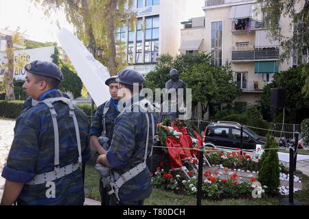 Athènes, Grèce. 9 mai, 2019. Monument du soldat russe a vu au cours de la célébration du 74e anniversaire de la Victoire sur la Seconde Guerre mondiale sur l'Allemagne nazie par l'URSS, connu sous le nom de la fête de la Victoire au Monument du soldat russe à Kalithea. Credit : Giorgos Zachos SOPA/Images/ZUMA/Alamy Fil Live News Banque D'Images