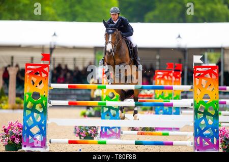 Windsor, Berkshire, Royaume-Uni. 09 mai, 2019. Gagnant. Ben Maher équitation Ginger Blue. GBR. Land Rover mises. 1,45m ouverte. Concours hippique. Royal Windsor Horse Show. Windsor. Dans le Berkshire. United Kingdom. GBR. 09/05/2019. Credit : Sport en images/Alamy Live News Banque D'Images