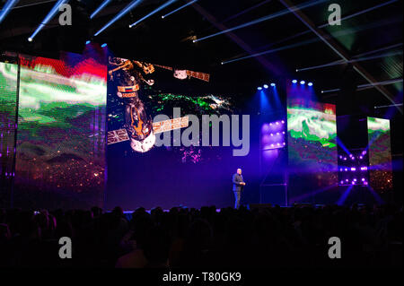 Amsterdam, Hollande du Nord, Pays-Bas. 9 mai, 2019. L'astronaute André Kuipers est considérée une conférence à Amsterdam pendant la TNW conférence. La 14e édition de la conférence TNW a été inauguré à Amsterdam à l'NDSM, un hub créatif pour les artistes et les entrepreneurs. André Kuipers est la première astronaute néerlandais d'avoir deux missions spatiales à son nom. Il a vécu et travaillé sur la Station spatiale internationale, desservant un certain nombre de rôles, y compris médecin, scientifique, ingénieur, enseignant, plus propre, et l'homme. Sa nouvelle passion projet est SpaceBuzz, qui demande à ses expériences dans l'espace d'inculquer Banque D'Images