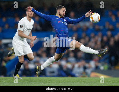 Londres, Royaume-Uni. 9 mai, 2019. Chelsea's Eden Hazard (R) contrôle la balle au cours de l'UEFA Europa League match retour de demi-finale match entre Chelsea et Francfort à Londres, Angleterre le 9 mai 2019. Credit : Han Yan/Xinhua/Alamy Live News Banque D'Images