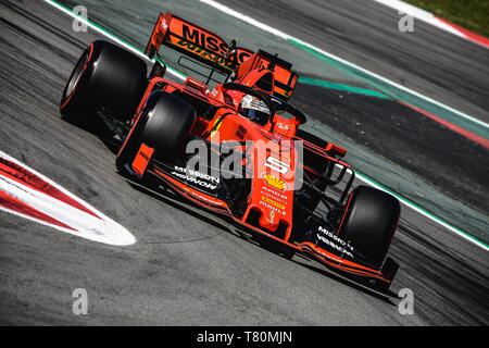 Barcelone, Espagne. 10 mai, 2019. Barcelone, . 10 Mai, 2019 - Sebastian Vettel (GER) de l'écurie Ferrari, dans son SF90 durs lors de la première session de la pratique de l'espagnol GP sur le circuit de Catalunya Crédit : Matthias Rickenbach/Alamy Live News Banque D'Images