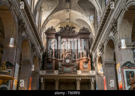 Hauptorgel der katholischen Pfarrkirche Saint-Sulpice, Paris, Frankreich | orgue de l'église principale de l'Église catholique romaine de Saint-Sulpice, de l'intérieur Banque D'Images