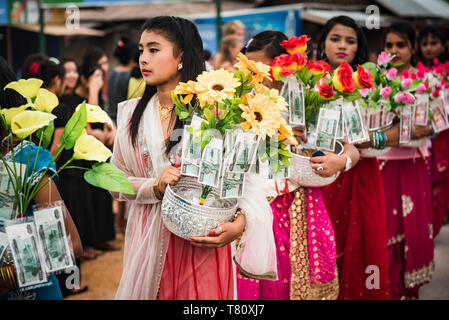 Festival à Lac Inle, l'État de Shan, Myanmar (Birmanie), l'Asie Banque D'Images