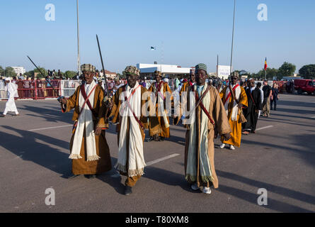 Toubou traditionnel, danse festival tribal, Place de la Nation, N'Djamena, Tchad, Afrique Banque D'Images