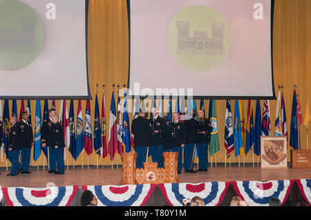 Fort Leonard Wood. Théâtre & Eyck, un 35e OSUT. US Army National Guard de la formation de base des diplômes. La réception de leur diplôme diplômés Banque D'Images