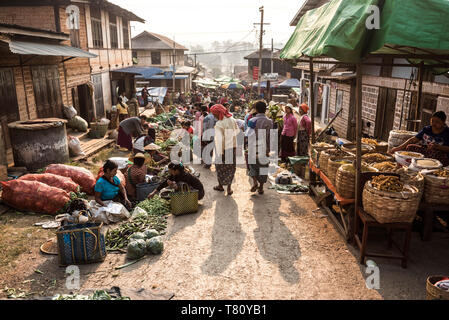 Marché de Fruits et légumes à Pindaya, Shan State, Myanmar (Birmanie) Banque D'Images