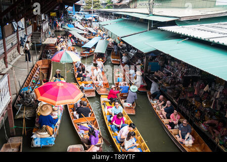 Le marché flottant de Damnoen Saduak River, Bangkok, Thaïlande, Asie du Sud-Est, Asie Banque D'Images