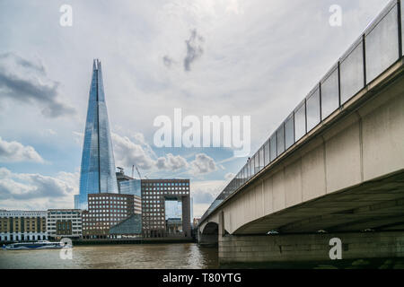 Le Shard, London Bridge et de la Tamise, Londres, Angleterre, Royaume-Uni, Europe Banque D'Images