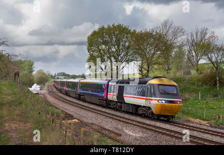 Première grande puissance occidentale location 43185 Great Western en 1990 livrée Intercity passant Crofton dans les dernières semaines de la ligne principale opération TVH express Banque D'Images