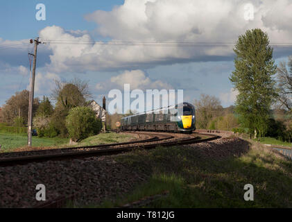 Première Classe 802 Great Western Hitachi mode Bi sur le train Intercity Express & Berks Hants line à Crofton, Wiltshire Banque D'Images