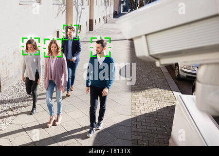 Focus sélectif de personnes reconnu des visages avec système d'apprentissage intellectuel Banque D'Images