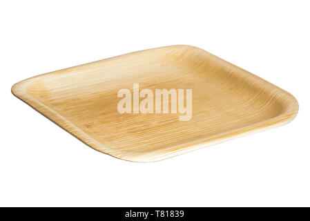 Jetable, compostable, ecologique, respectueux de l'environnement, la feuille de palmier en bois plaques sur fond blanc Banque D'Images